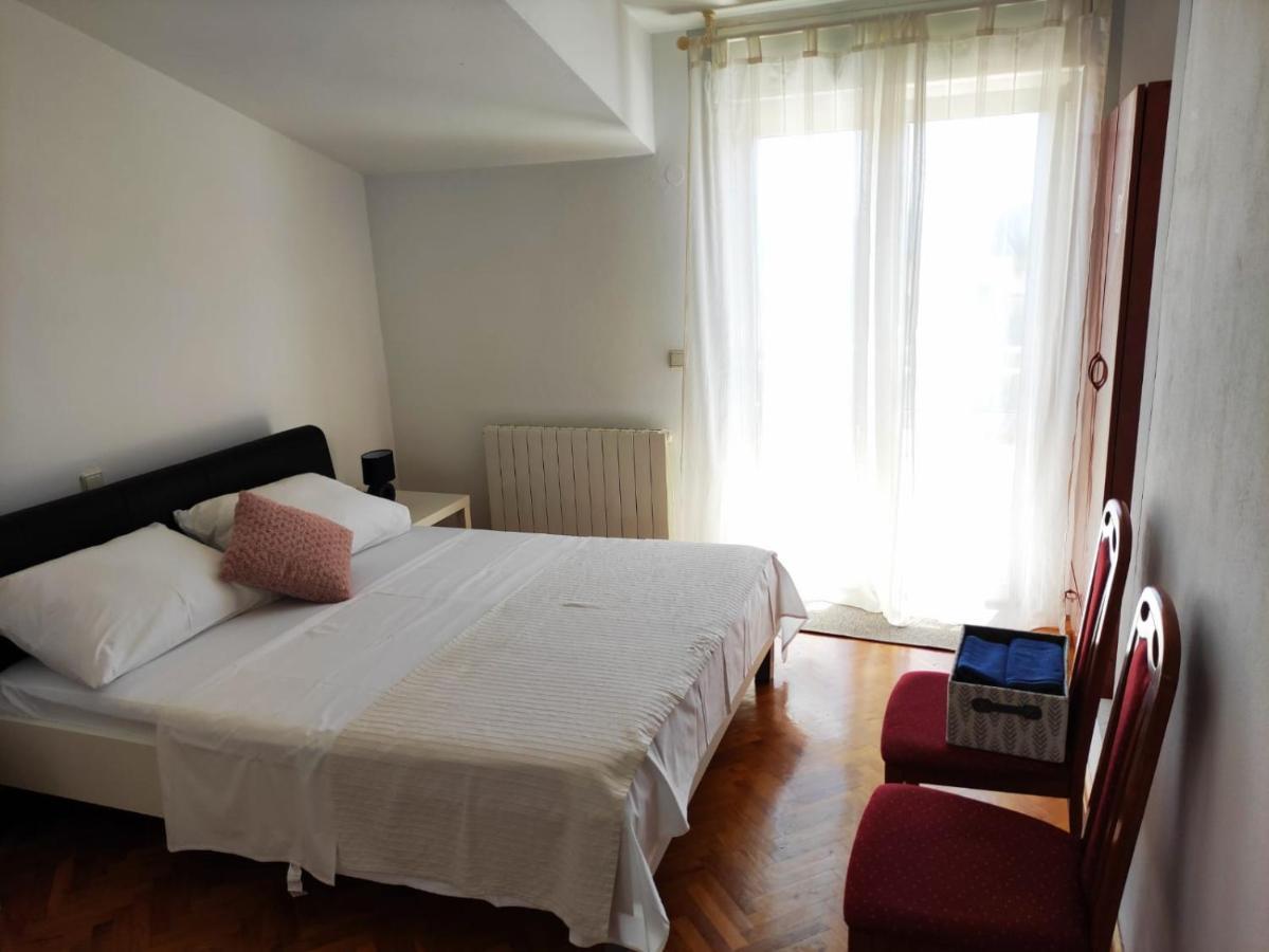 Guesthouse Varnica Kastel Luksic Bagian luar foto