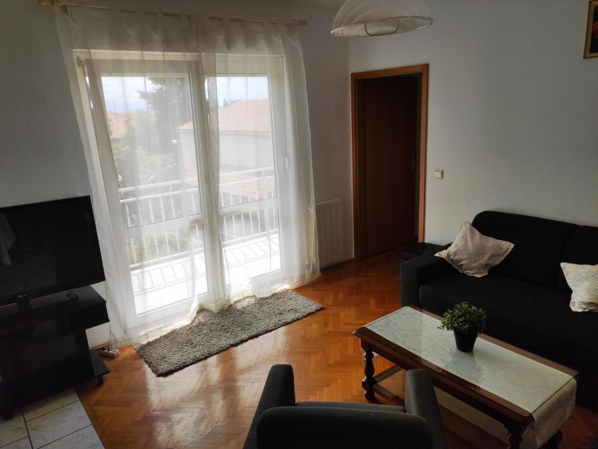 Guesthouse Varnica Kastel Luksic Bagian luar foto