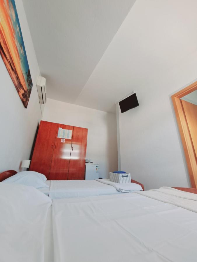 Guesthouse Varnica Kastel Luksic Bagian luar foto