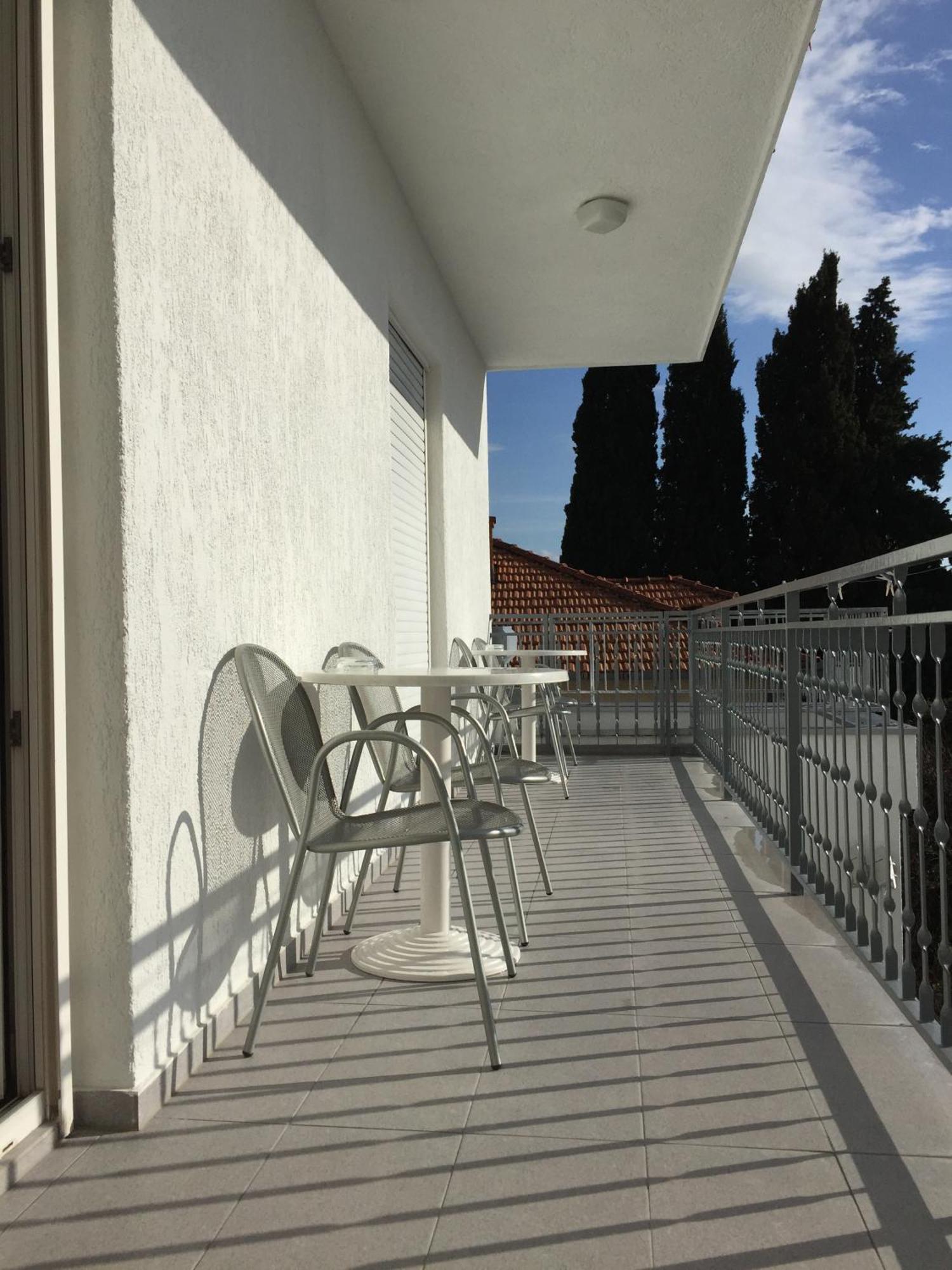 Guesthouse Varnica Kastel Luksic Ruang foto
