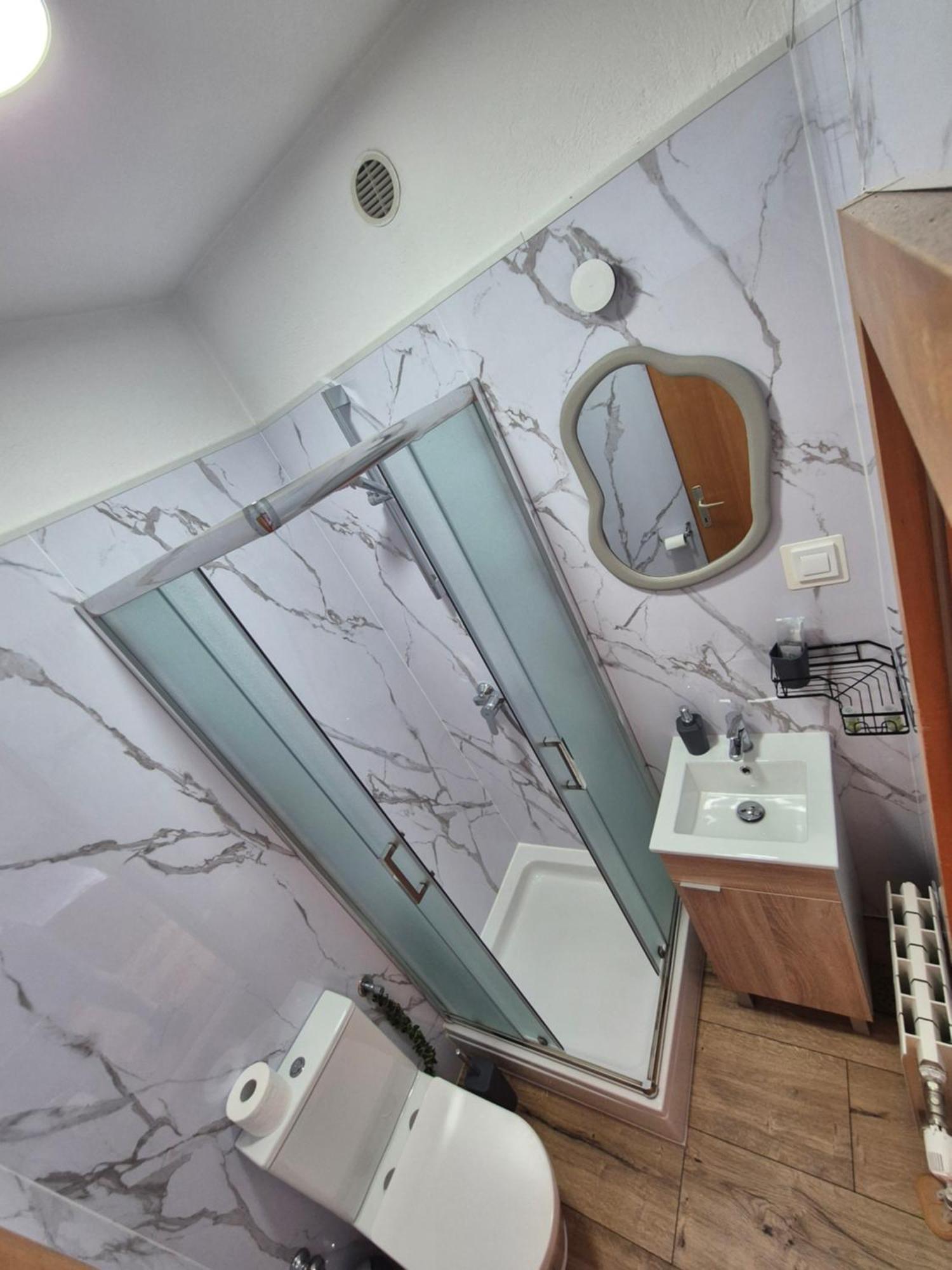 Guesthouse Varnica Kastel Luksic Bagian luar foto