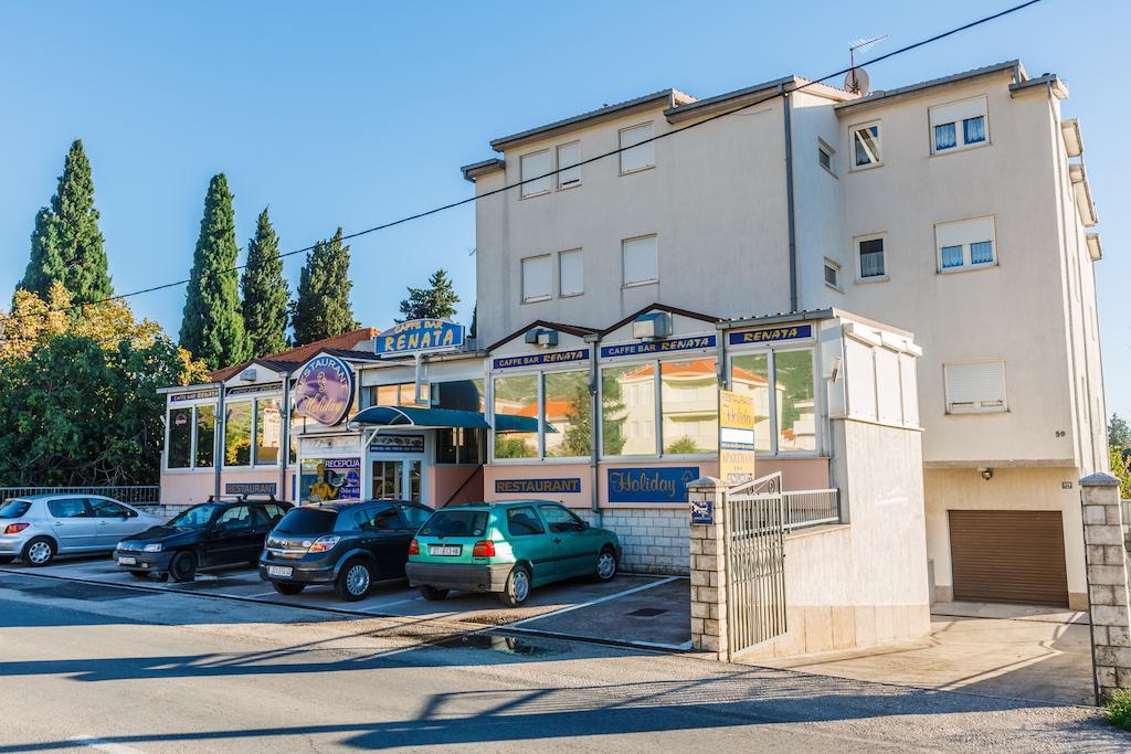 Guesthouse Varnica Kastel Luksic Bagian luar foto